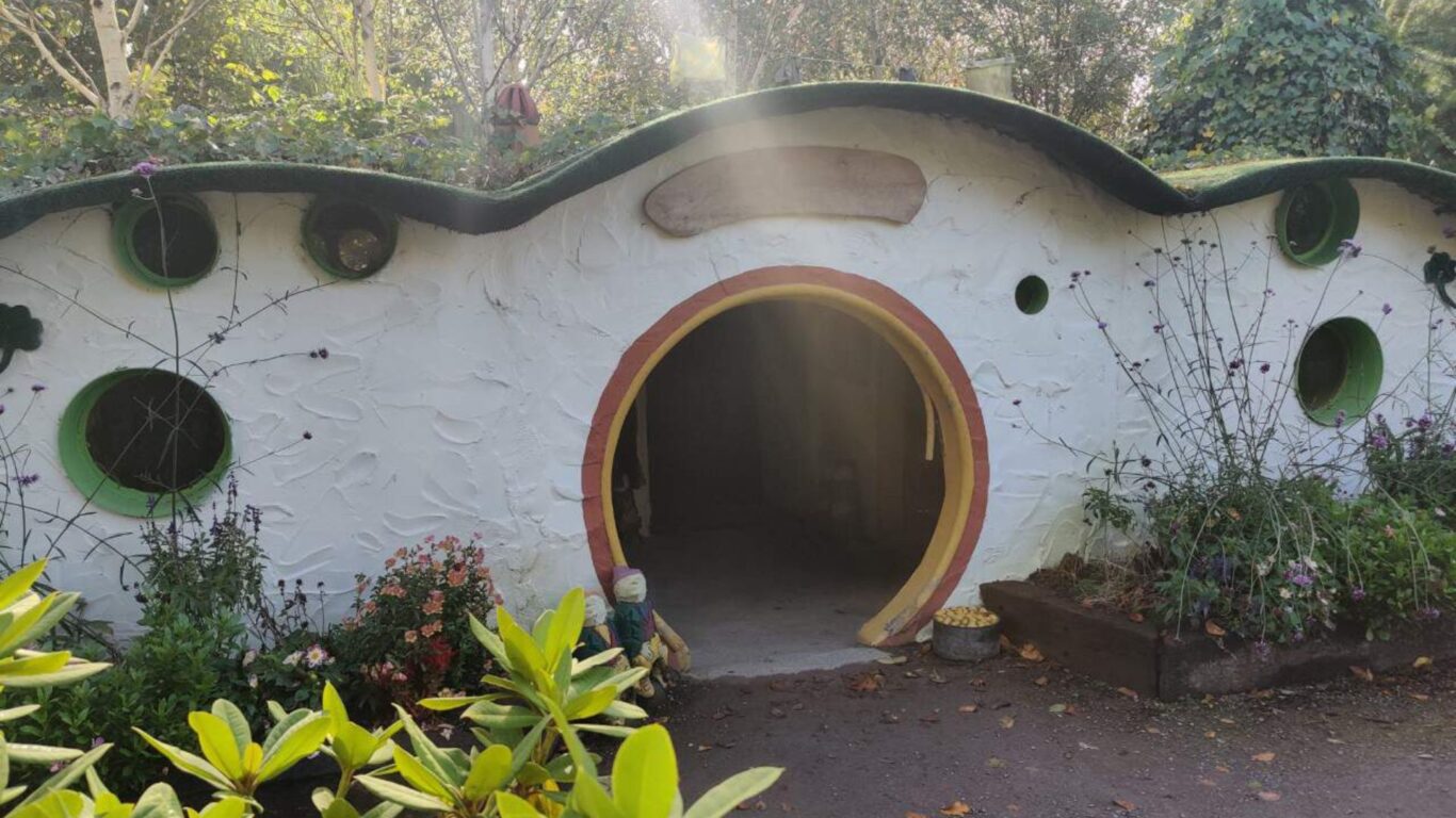 Glenview Gardens and Hobbit House